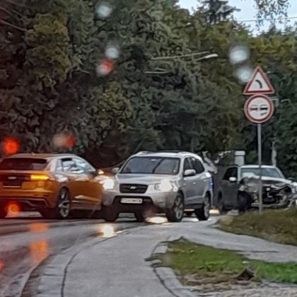 Два джипа се блъснаха в София, щетите са сериозни СНИМКА