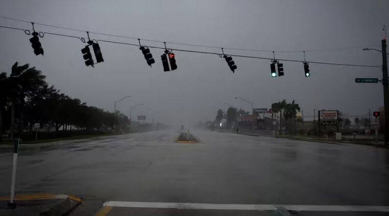 Тежки наводнения във Флорида. Ураганът Иън вече достигна американския бряг