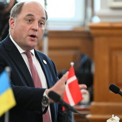 Британският министър на отбраната Бен Уолъс посети Киев тази седмица  Това
