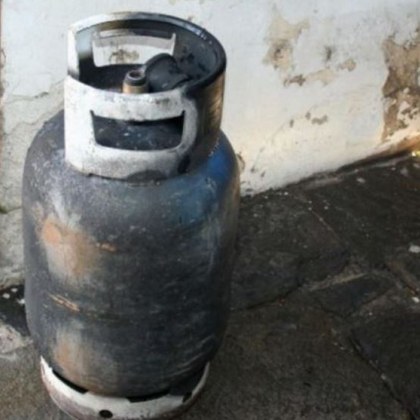 Жена е пострадала при взрив на газова бутилка в село