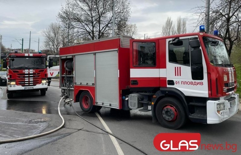 Шофьори не дадоха предимство на пожарна в Пловдив, джип я засече