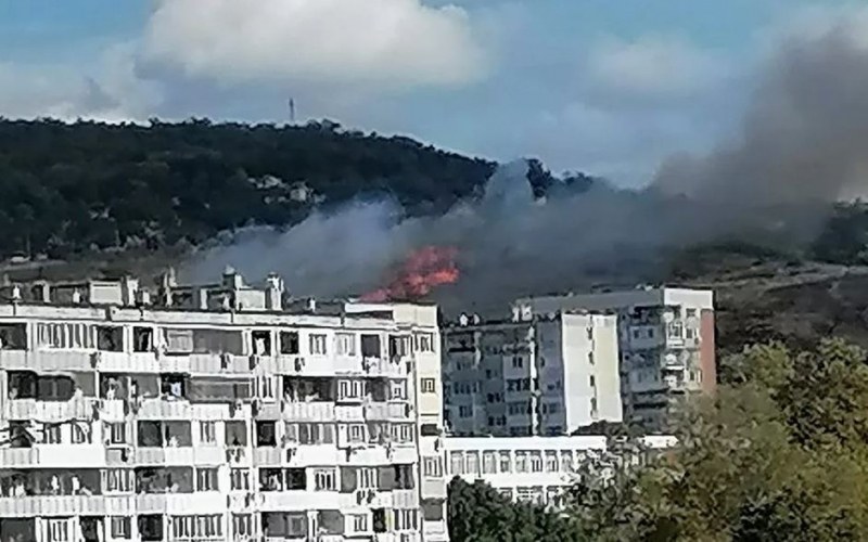 Голям пожар гори край Варна СНИМКИ