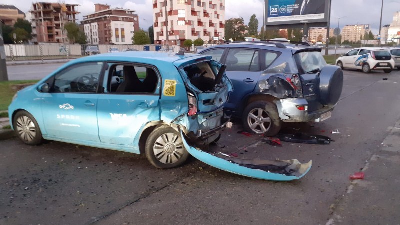 Три коли са помлени в София. Какво е станало? СНИМКИ