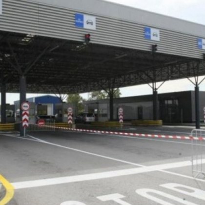 Акция на ГДБОП затруднява преминаването на автобуси през граничен пункт