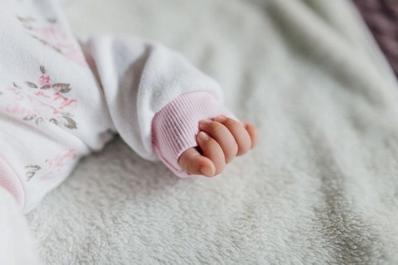 Жена роди бебе след трансплантация на матка в Турция