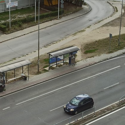 Автобусни спирки срещу мол Варна Тауърс са отцепени от полицията