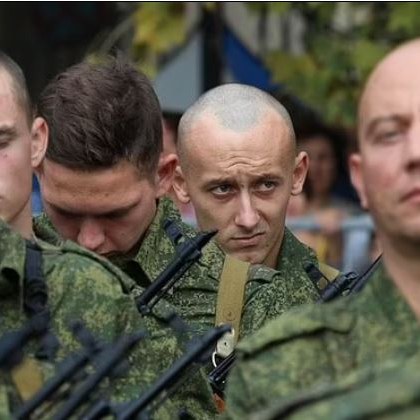 Хиляди руснаци са се обадили на украинската гореща линия   която
