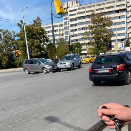 Две коли са се блъснали в Пловдив Инцидентът е станал на