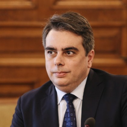 Продължаваме промяната ще подкрепи оръжие за Украйна заяви съпредседателят на