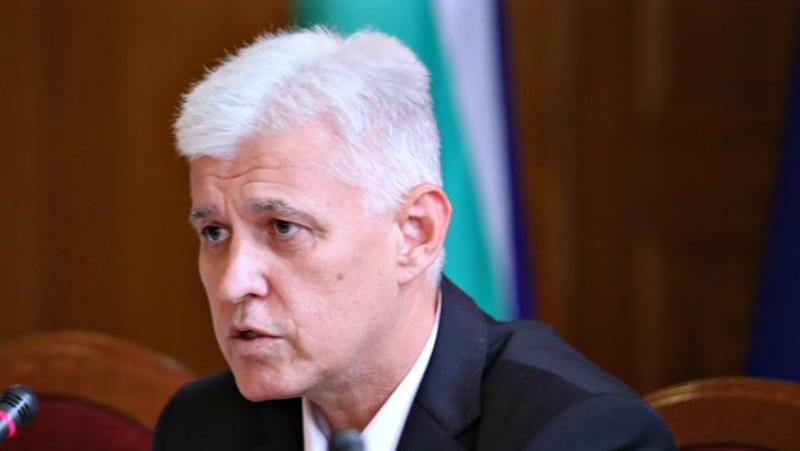 Военният министър Димитър Стоянов обясни, че служебния кабинет не закупува