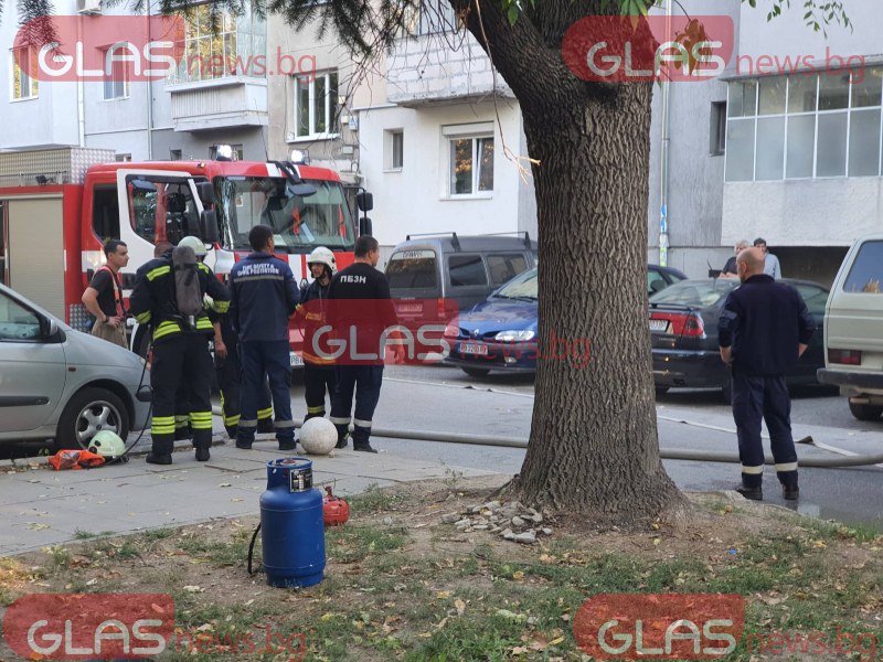Огнеборци спасиха живота на 67-годишен мъж в Пловдив, след пожар