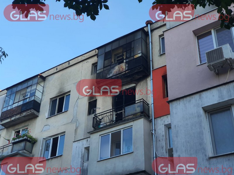 Пожар пламна в апартамент в Пловдив СНИМКИ