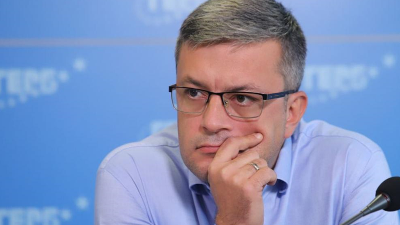 ПП трябва да бъдат поставени в политическата лудница