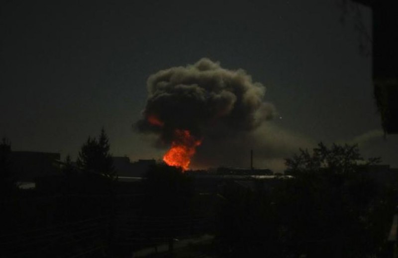 Поредица взривове разтърсиха източния украински град Харков малко след полунощ,
