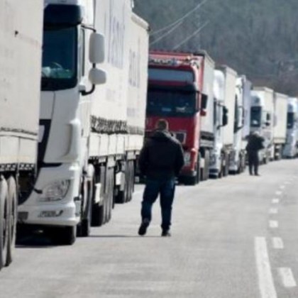 От утре Русия не разрешава автомобилния транспорт на товари през