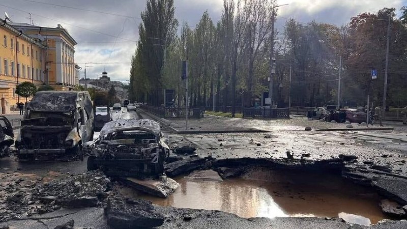 Дронове камикадзе излетяха от Беларус към Украйна, руският обстрел продължава