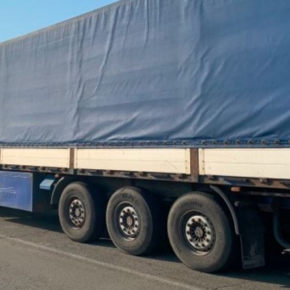 Дрогиран шофьор на камион е задържан на пътя Разградско Товарният