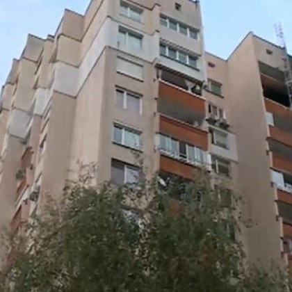 Спасиха мъж от горящ апартамент в София Пожарът обхвана жилище