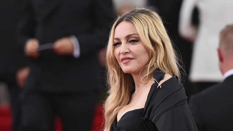 Мадона намекна, че си пада по жени ВИДЕО