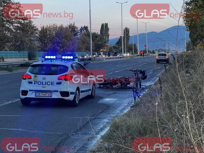 Моторист е в болница след катастрофа на Асеновградско шосе СНИМКИ
