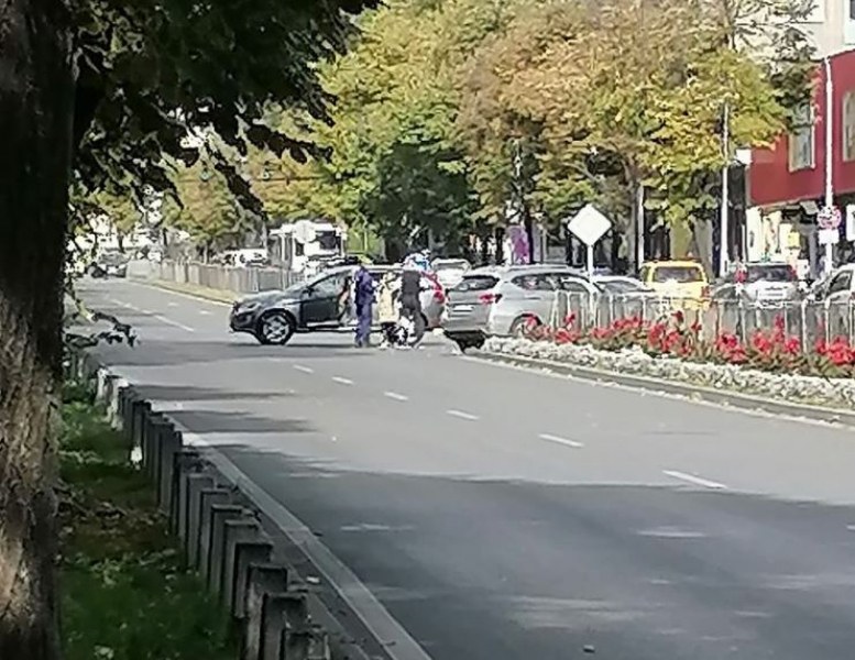 Катастрофа с няколко превозни средства стана днес във Варна. Според