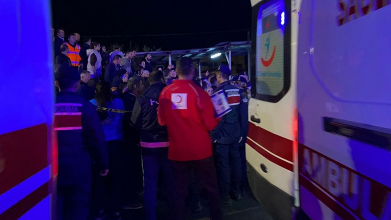 Расте броят на загиналите при експлозията на мина в Турция
