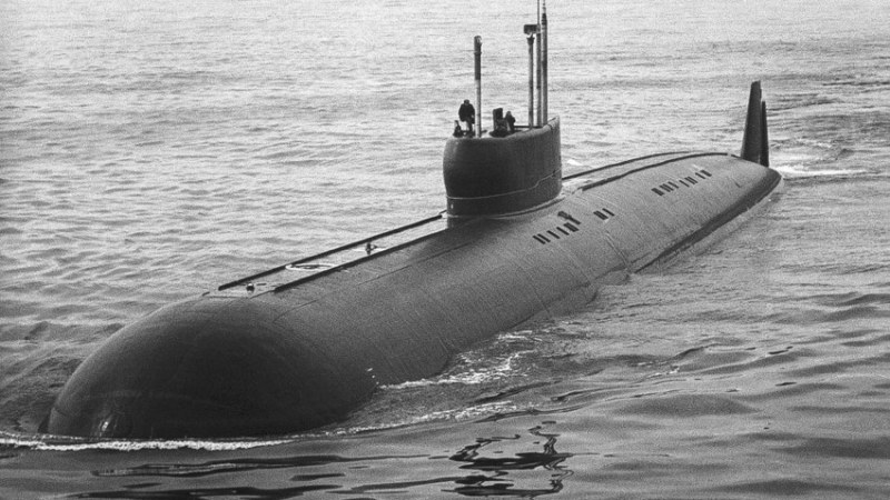 Руска подводница е забелязана край Франция