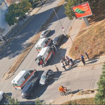 Тежък инцидент между два автомобила е станала във Варна Катастрофата
