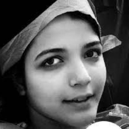 В Иран 16 годишната ученичка Асра Панахи беше убита по време на една
