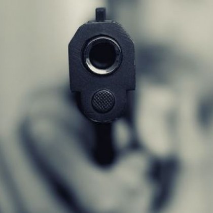 Убиха мъж в собственото му легло