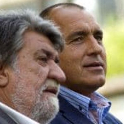 Разумът надделя Пръв сред равни Вежди Рашидов Той живее