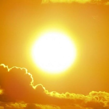Температурни рекорди за днешния ден са отчетени в Хасково и