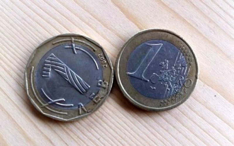 Трябва ли да заменим лева с евро?