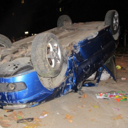 Лек автомобил катастрофира тежко тази вечер на бул Липник в Русе