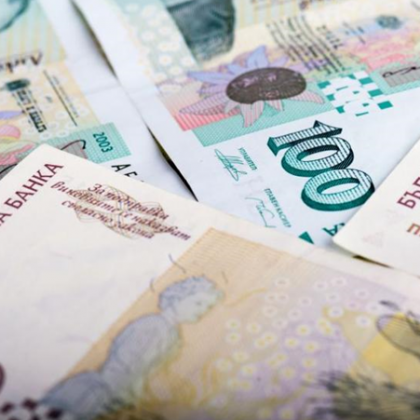 Мъж проникна в офис и задигна над 50 000 лв.