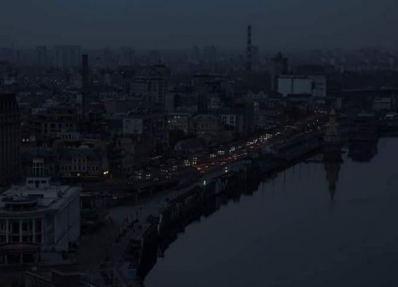 Киев потъна в мрак