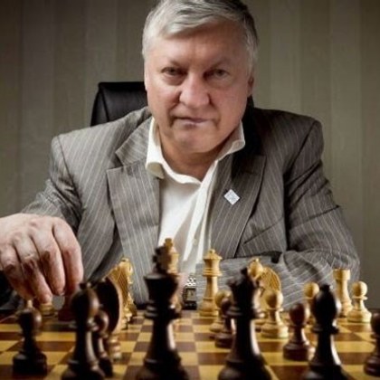Легендарният шахматист Анатолий Карпов е в кома пише РИА Новости По