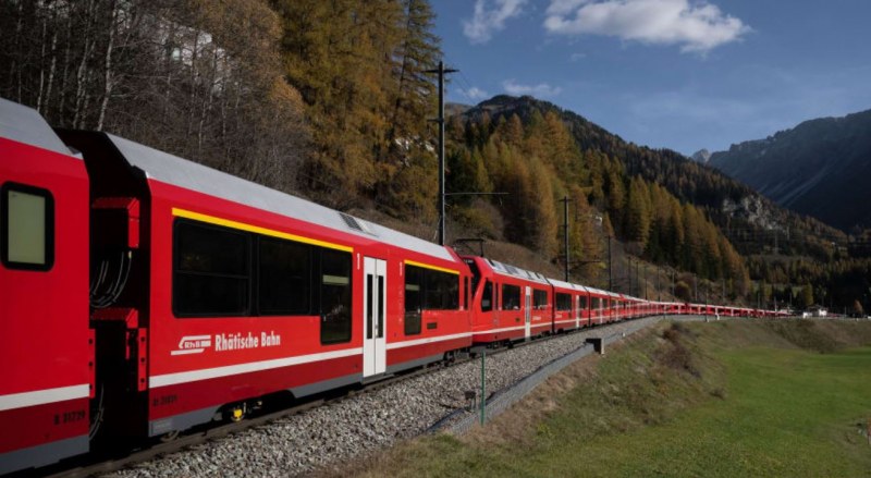 Швейцария показа най-дългия влак в света СНИМКИ+ВИДЕО