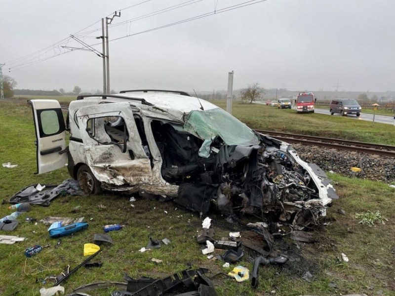 23-годишен българин е загиналият при катастрофата между влак и кола