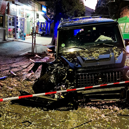 Катастрофа в София В социалната мрежа се появиха снимки на катастрофирал