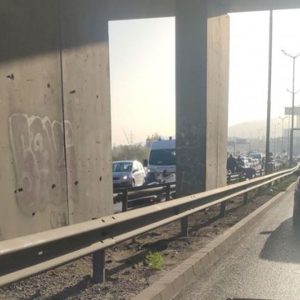 Тежък инцидент стана тази сутрин в София Моторист е катастрофирал