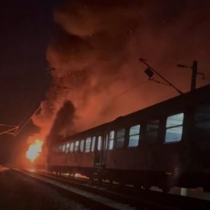 В четвъртък вечерта се запали бързият влак София Варна Сигнал за