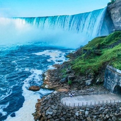 Красотата на Ниагарския водопад винаги е привличала туристи Сега обаче