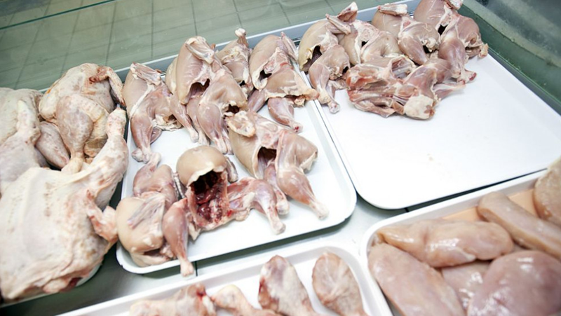 БАБХ спря дейността на незаконна транжорна за месо