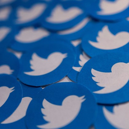Туитър уволнява около 50 процента от служителите си по света