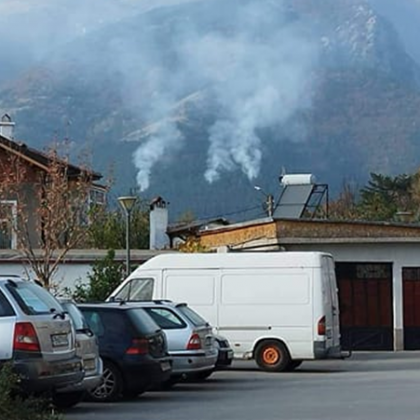 Нов пожар лумна в Стара планина над Карлово разбра GlasNews bg Огънят