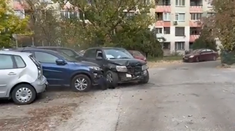 Зрелищно ВИДЕО показва как пияният шофьор блъска коли в София