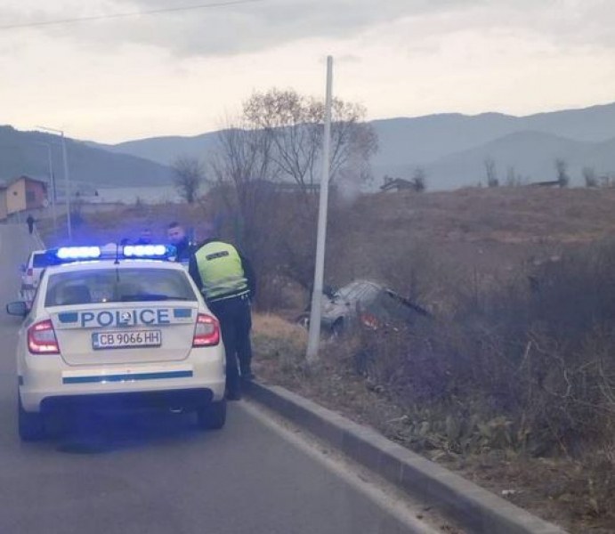 Тежък инцидент е станал днес на пътя Велинград - Драгиново.Водач