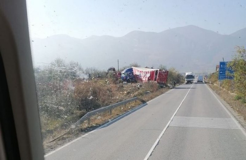 Камион катастрофира тежко до Враца. Инцидентът е станал по-рано днес