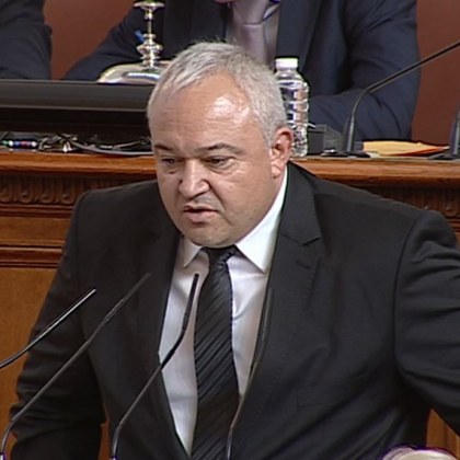 Вицепремиерът и вътрешен министър Иван Демерджиев се разплака в парламента